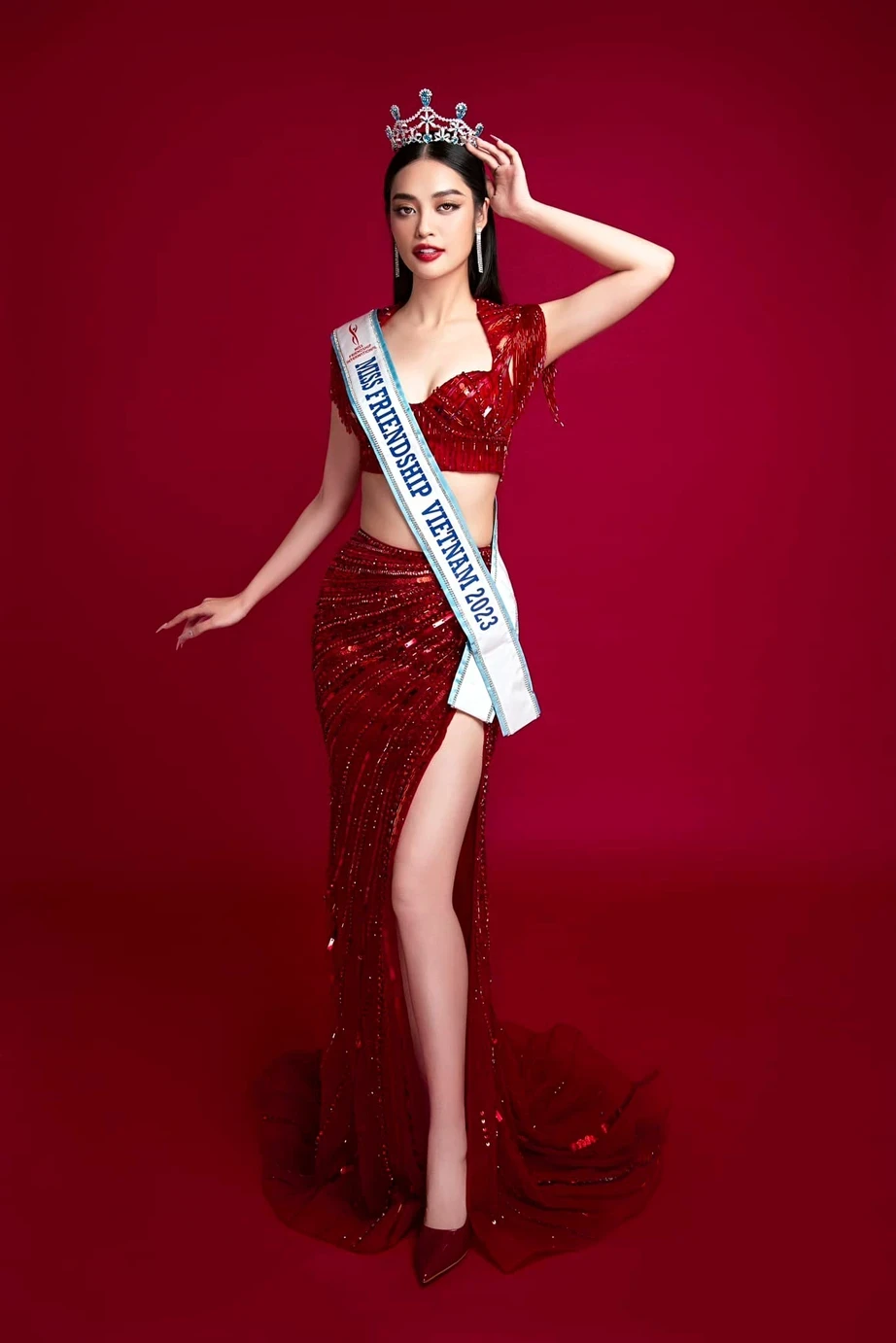 Nông Thúy Hằng: Mỹ nhân Tày gác danh hiệu hoa hậu, thi tiếp Miss Cosmo Vietnam - Hình 2