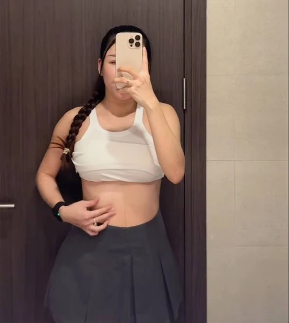 Vợ Đặng Văn Lâm mới sinh 8 ngày đã tranh thủ đi gym, quyết cho dàn WAG hít khói? - Hình 3