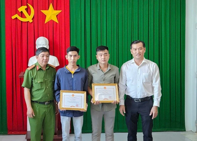 Vụ mẹ bị con tạt xăng: bỏng 46%, cố lắc đầu nói 1 câu khiến CĐM chua xót - Hình 6