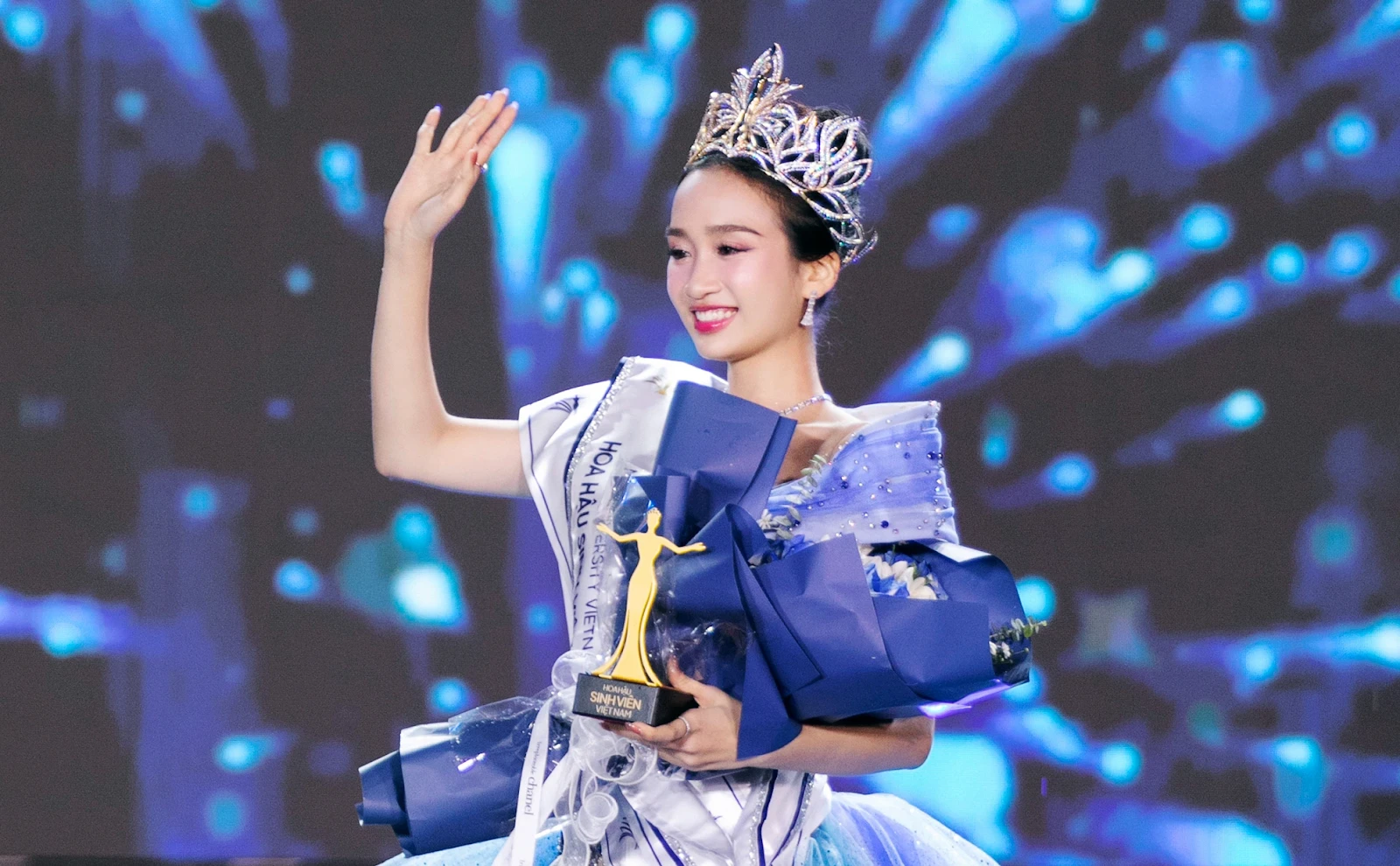 Nguyễn Linh Chi: Nữ sinh 2k3 đạt danh hiệu Á hậu tại Hoa hậu Sinh viên Việt Nam - Hình 9