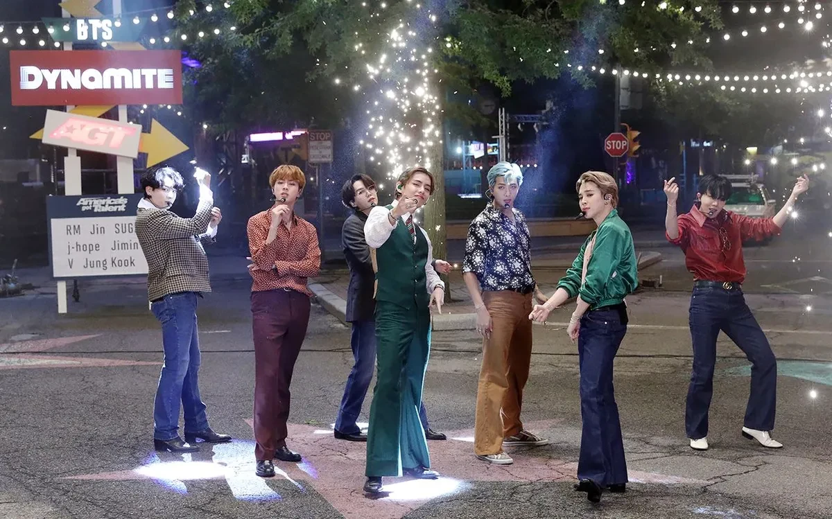 Grammy 2025: 1 minh tinh diện thiết kế Việt nhận giải, Kpop bị xoá sổ? - Hình 6
