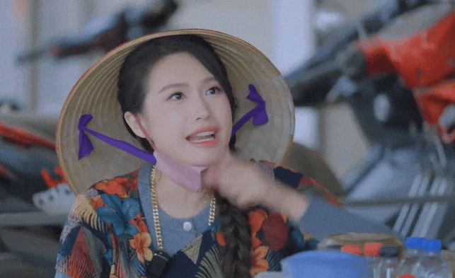 Vợ Văn Hậu lộ diện mạo lạ hậu dao kéo, fan nhảy số so với Kim Ji Won? - Hình 9