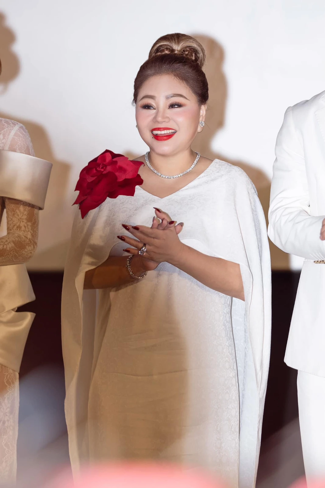 Con trai Lê Giang thay mẹ xin lỗi, Quốc Thuận có động thái đáp trả bất ngờ - Hình 1