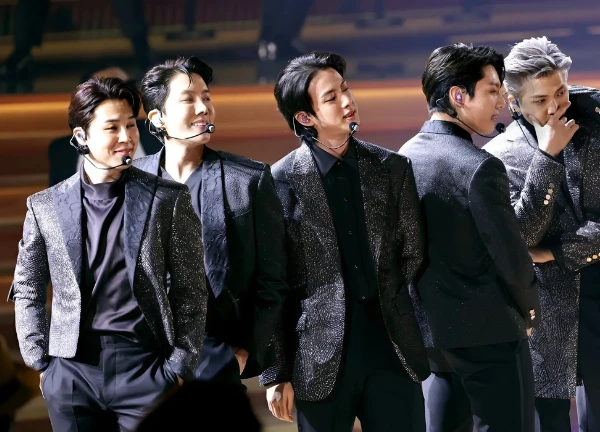 Kpop thất sủng tại Grammy, BTS nâng tầm cuộc chơi, chặn họng Kpop? - Hình 1