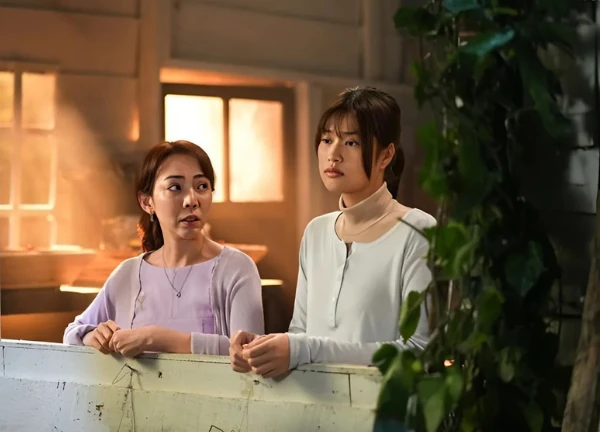 Nụ Hôn Bạc Tỷ gây sốt phòng vé: Thu Trang chơi lớn, cân cả showbiz hài? - Hình 3