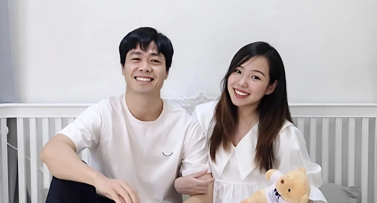 Vợ Công Phượng xuất hiện lấn át vợ Xuân Son, ngồi 1 chỗ cũng ghi điểm? - Hình 2