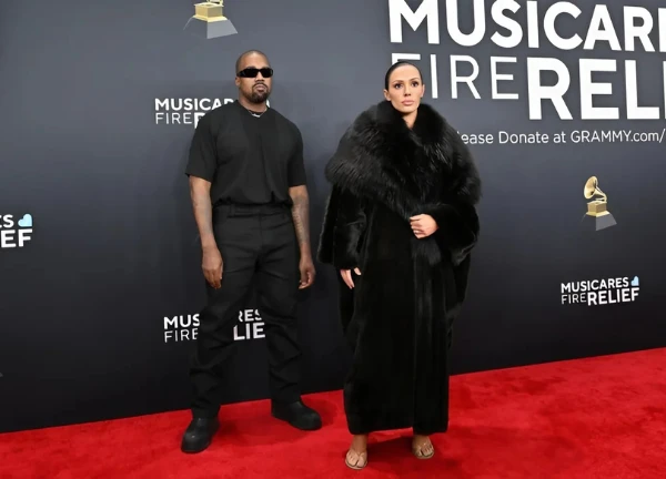 Kanye West giở thói gia trưởng, bắt vợ đốt mắt người xem táo bạo tại Grammy? - Hình 2