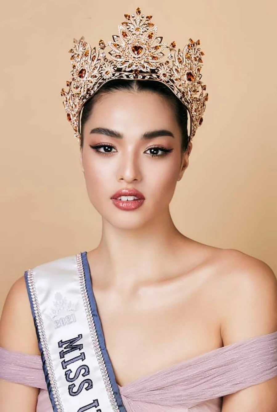 Một Hoa hậu Hoàn vũ bị lừa hơn 2,7 tỷ đồng, danh tính sốc, bạn thi với Kim Duyên - Hình 5