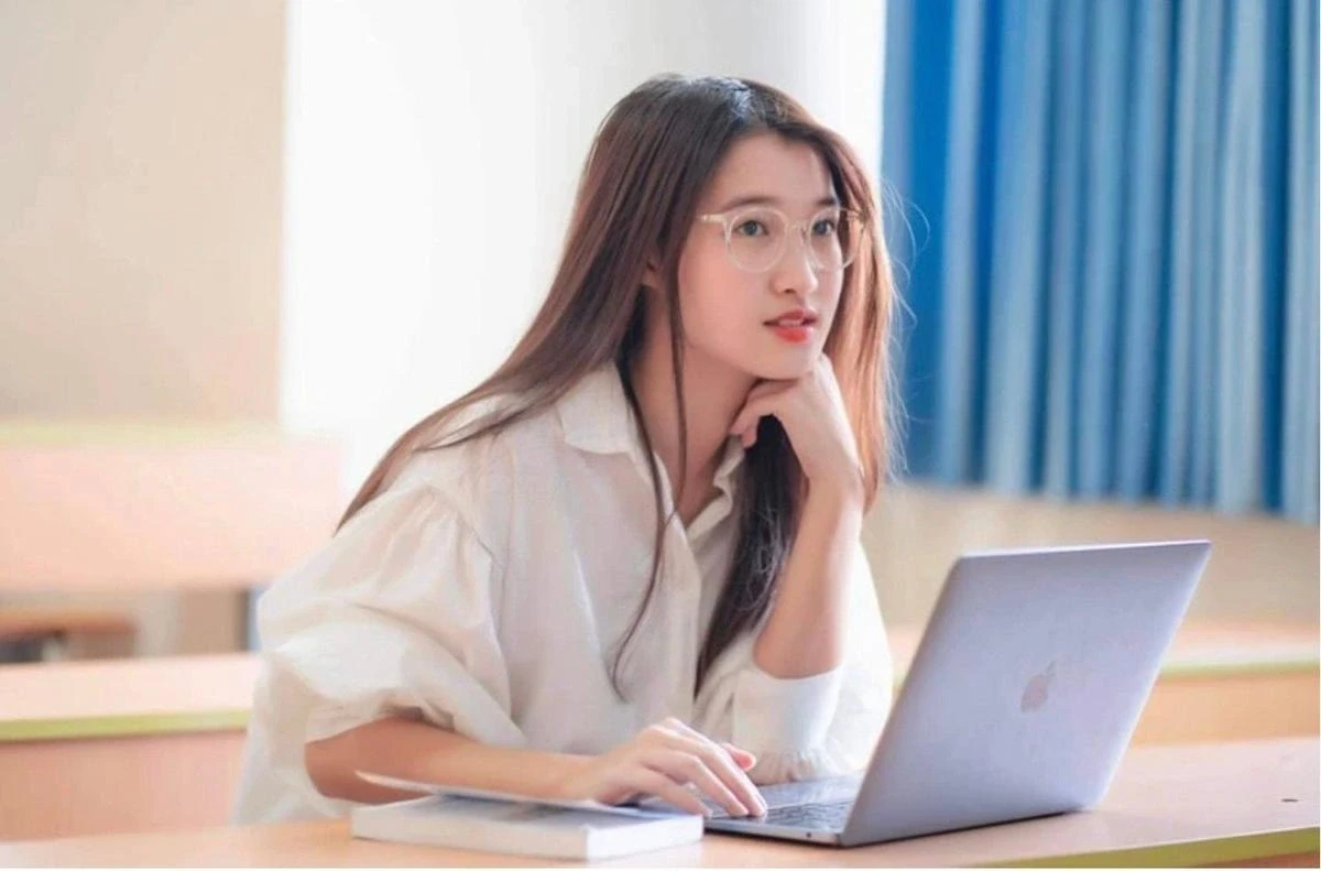 Phương Nhi lại bị nghi bỏ học, bất ngờ tỏ thái độ lạ với Lương Thuỳ Linh - Hình 1