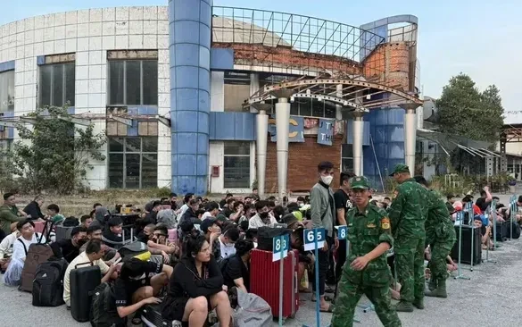 Trao trả 177 người Việt làm app lừa trực tuyến ở khu tự trị Campuchia về nước - Hình 4
