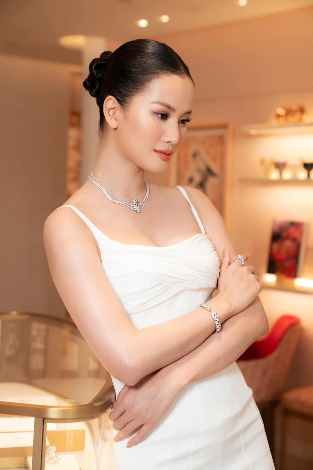 Hương Ly được cầu hôn bằng nhẫn kim cương cỡ lớn, danh tính nửa kia gây bất ngờ - Hình 5