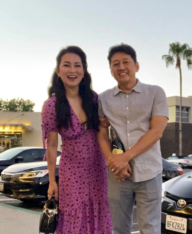Hương Thuỷ: Gái quê sang Mỹ đổi đời, đeo kim cương chói mắt, không biết đếm tiền - Hình 1
