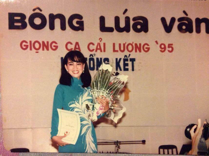 Hương Thuỷ: Gái quê sang Mỹ đổi đời, đeo kim cương chói mắt, không biết đếm tiền - Hình 3