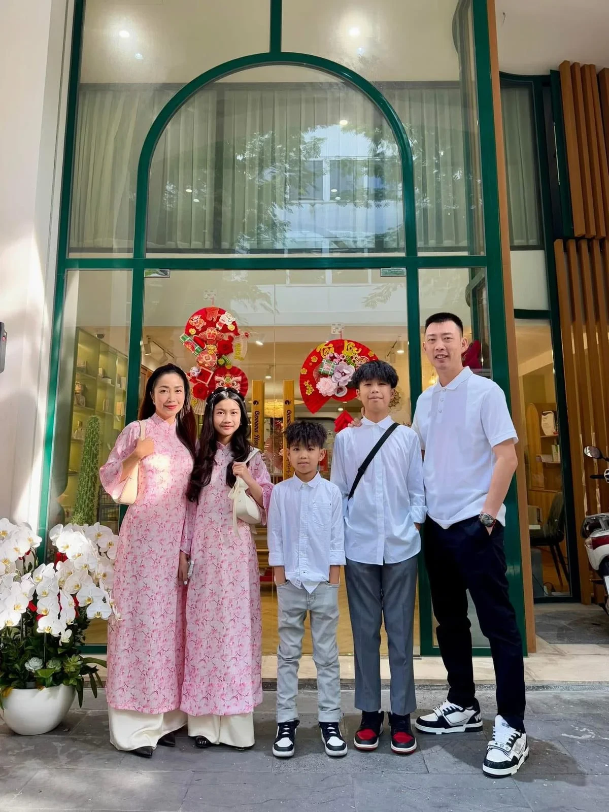 Ốc Thanh Vân phát bệnh mỗi đêm ở Việt Nam, lộ kinh tế bất ổn, chuyện gì đây? - Hình 5