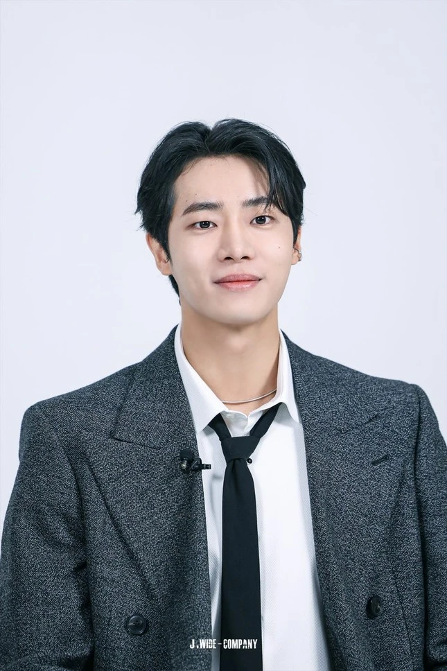 Choo Young Woo: Gia thế không tầm thường, liên tiếp đóng bom tấn - Hình 2