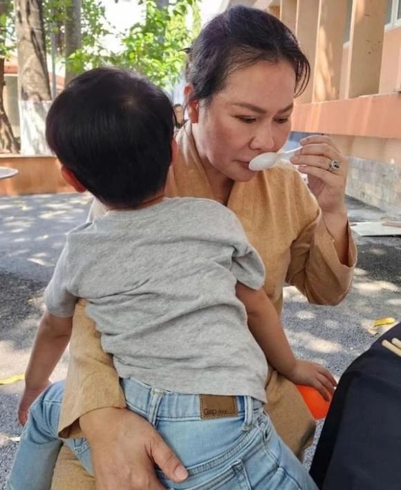 Hàng xóm Quý Bình hé lộ bí mật lúc sinh thời, nhói lòng điếu văn lúc tiễn biệt - Hình 7