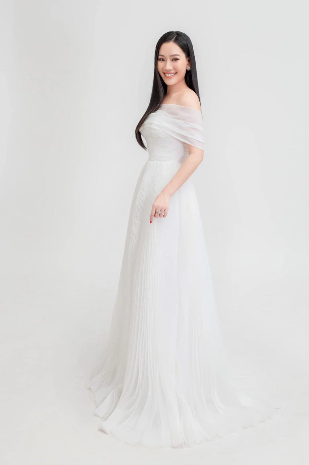 Hoàng Thị Bích Tuyền: Nữ ca sĩ Bolero là Đại uý Quân nhân, ghi danh thi hoa hậu - Hình 10