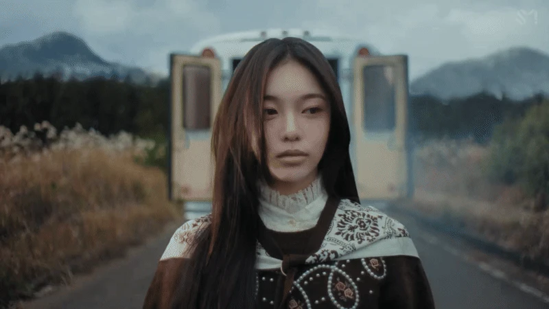 Ngoại lệ của gã khổng lồ đáng ghét nhất nhì Kpop: Cả nhóm hát như 1, nhạc càng nghe càng trôi - Hình 1