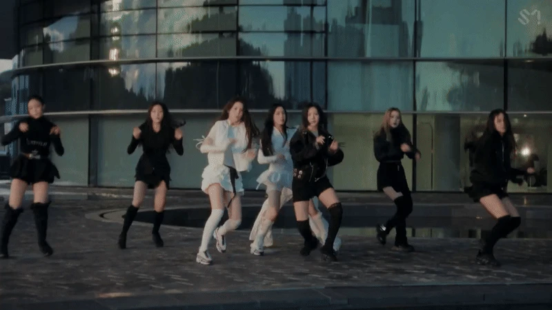 Ngoại lệ của gã khổng lồ đáng ghét nhất nhì Kpop: Cả nhóm hát như 1, nhạc càng nghe càng trôi - Hình 2