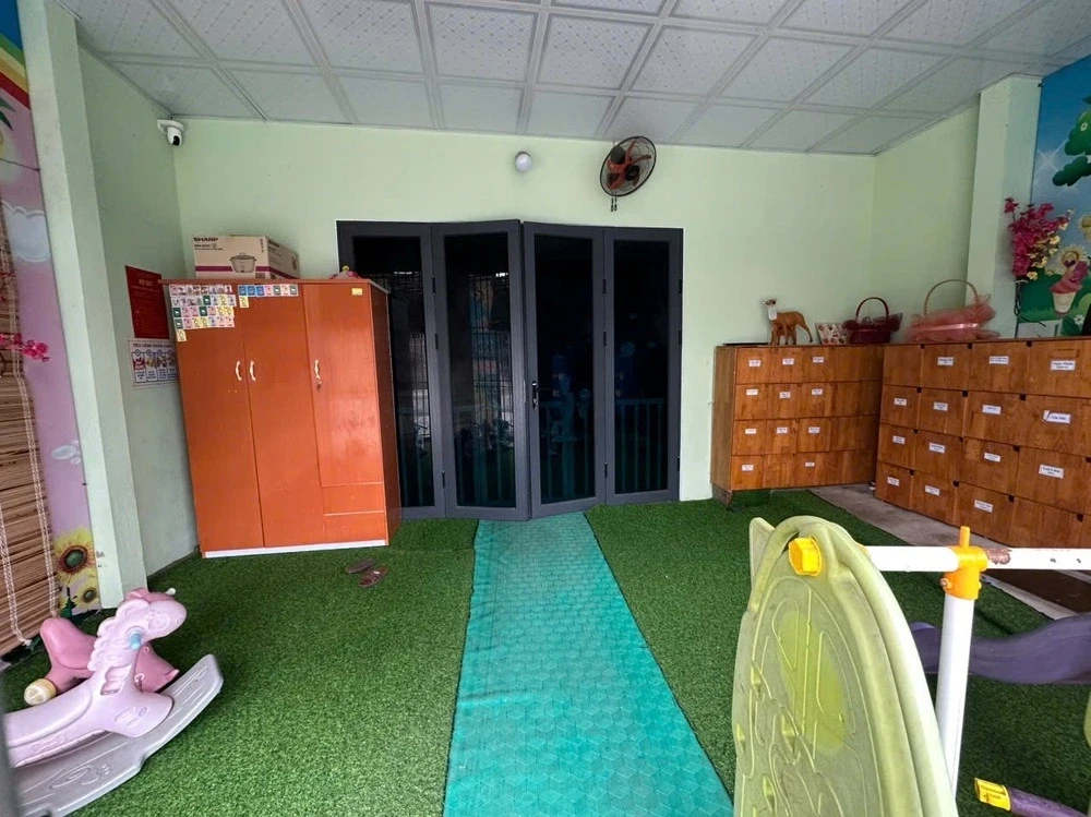 Vụ bé 16 tháng mất trước cơ sở trông trẻ: Camera trong lớp bắt được cảnh sốc - Hình 3