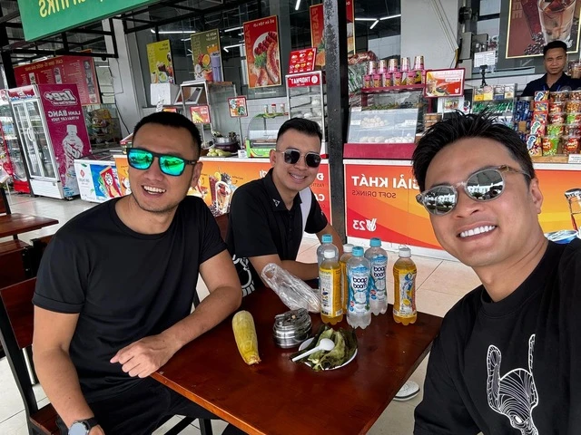 Hồng Đăng nghỉ diễn bán bún riêu, làm bảo vệ dắt xe khách hậu ồn ào Tây Ban Nha - Hình 7