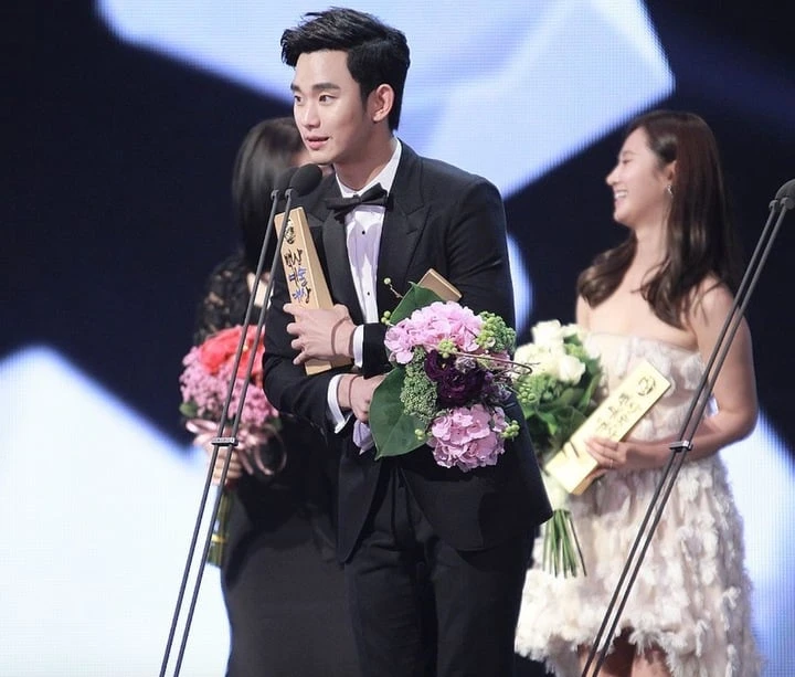 Kim Soo Hyun: Từ người mẫu nộ.i y đến ông hoàng cát-sê và thần tượng sụp đổ - Hình 4