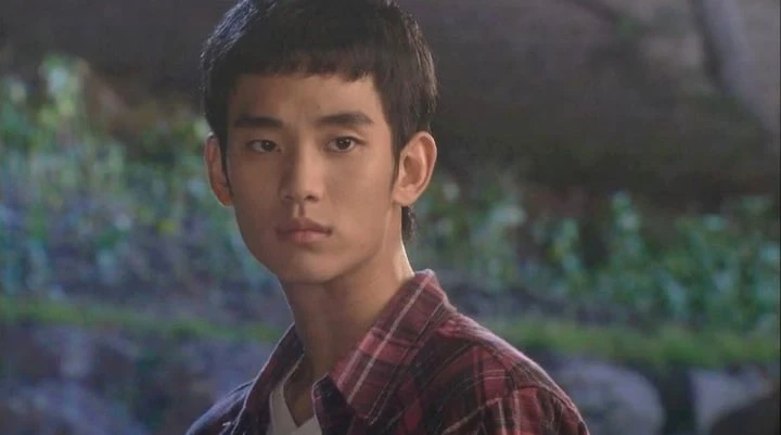 Kim Soo Hyun: Từ người mẫu nộ.i y đến ông hoàng cát-sê và thần tượng sụp đổ - Hình 2