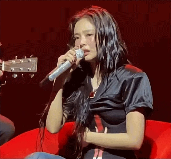 Không phải G-Dragon, đây mới là người khiến Jennie khóc nức nở? - Hình 2