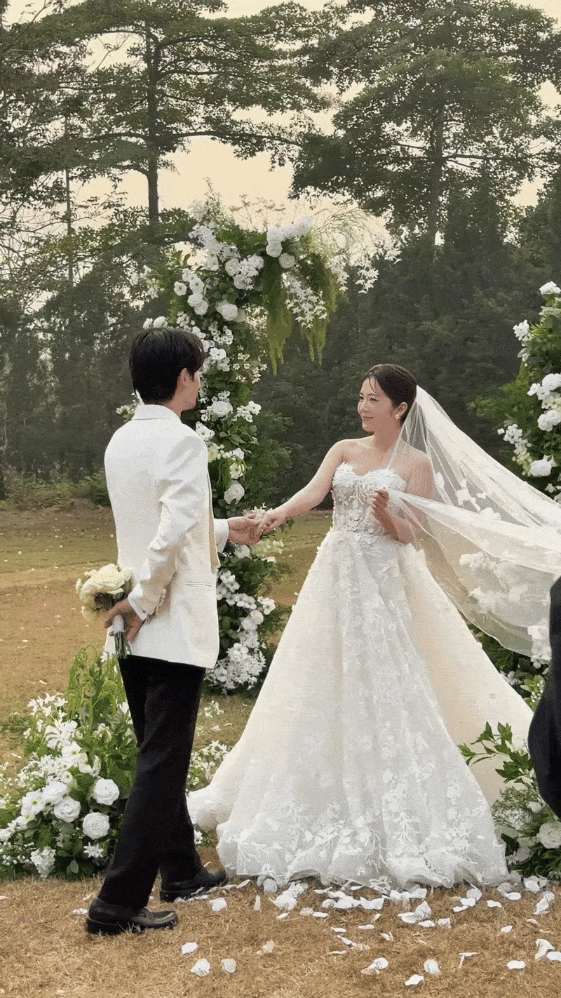 Lộ ảnh cưới của cặp đôi Vbiz được cả MXH đẩy thuyền, cô dâu đẹp ngọt ngào đến tan chảy con tim - Hình 3