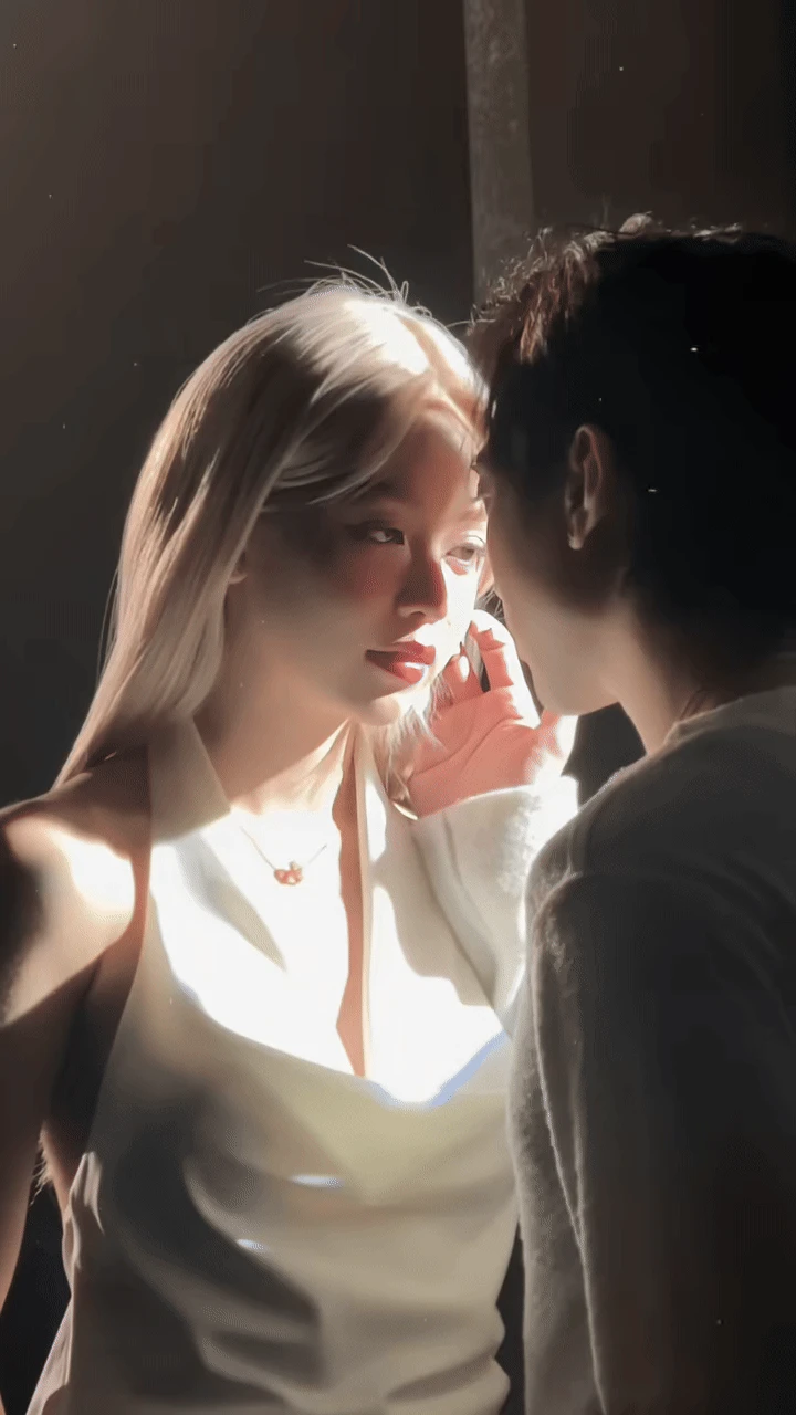 10 giây ám muội của SOOBIN và Hoa hậu Thanh Thuỷ khiến netizen đỏ mặt, bạn gái tin đồn liệu có ghen không? - Hình 3