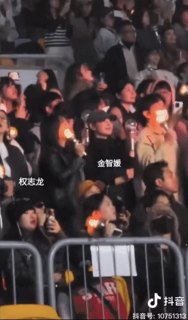 3 giây chớp nhoáng của em út BTS lấn lướt cả Jennie lẫn 2 thành viên hot nhất nhóm đại mỹ nhân - Hình 2