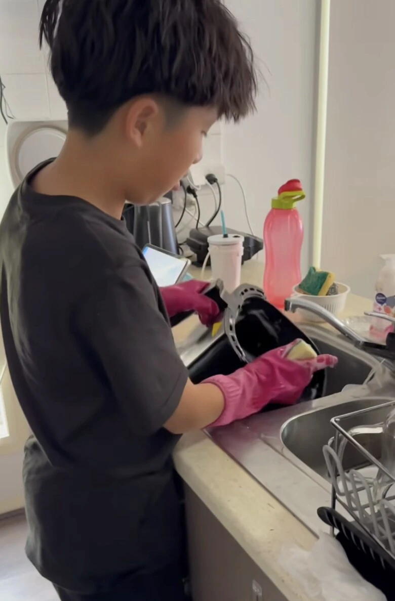 Ốc Thanh Vân rời Úc về VN vì bức xúc 1 điều có liên quan đến chồng - Hình 4