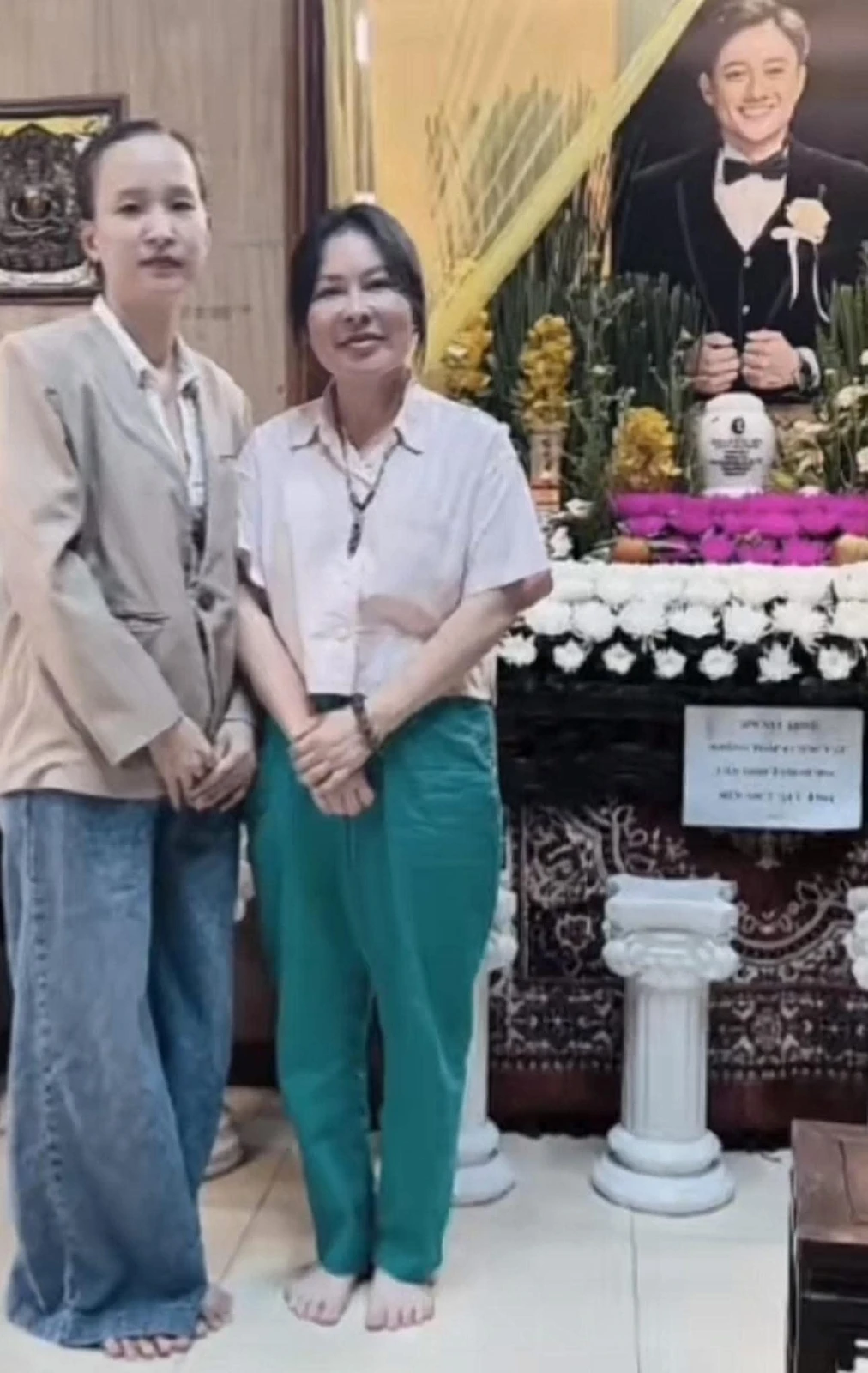 Vợ Quý Bình tất bật lo thất thứ 2 cho chồng, cảnh tượng xem phải nhói lòng - Hình 2
