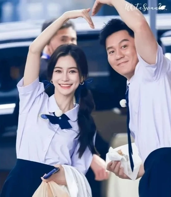 Huỳnh Hiểu Minh đón con gái, Angelababy liền yêu Lý Thần chọc tức chồng cũ - Hình 1