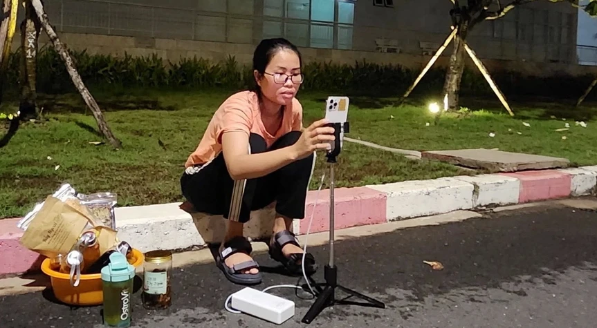 Mẹ Bắp lộ hoàn cảnh đáng thương, bố mẹ ruột ở quê lên tiếng, xin CĐM 1 điều - Hình 1