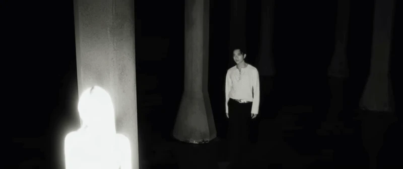 Hoàng tử SOOBIN - công chúa Thanh Thủy và một MV chiều fan vừa sến vừa nhạt - Hình 4