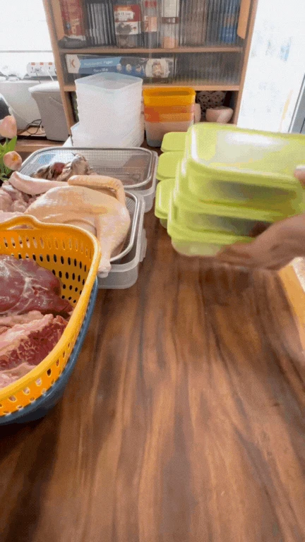 Mẹ đảm TP HCM: Đi chợ cả tuần trữ thực phẩm vẫn tươi, nhưng làm dấy lên tranh luận rửa cá thịt trước khi cất tủ lạnh có nên không? - Hình 17