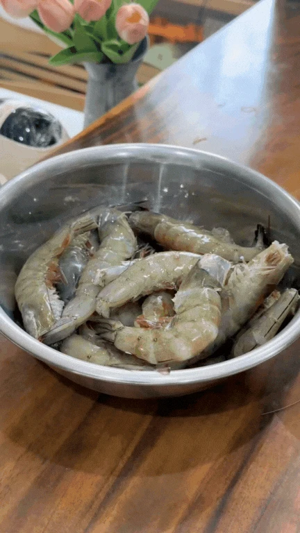 Mẹ đảm TP HCM: Đi chợ cả tuần trữ thực phẩm vẫn tươi, nhưng làm dấy lên tranh luận rửa cá thịt trước khi cất tủ lạnh có nên không? - Hình 19