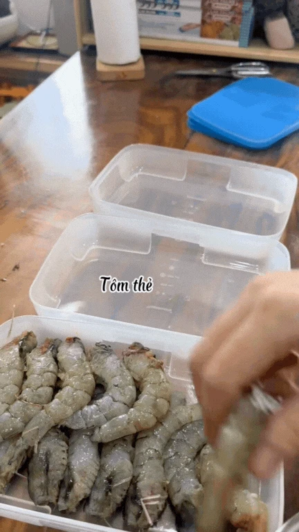 Mẹ đảm TP HCM: Đi chợ cả tuần trữ thực phẩm vẫn tươi, nhưng làm dấy lên tranh luận rửa cá thịt trước khi cất tủ lạnh có nên không? - Hình 21