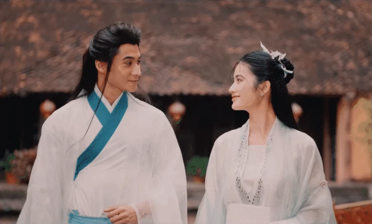 Hoàng tử Vpop U50 khiến 1 Hoa hậu và 1 Nam vương bị chê: Khó lắm mới sến được thế này! - Hình 2
