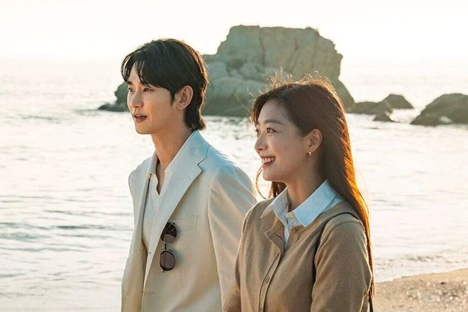 Kim Soo Hyun bị Park Seo Joon khịa thẳng mặt, phim mới đã hoãn phát hành - Hình 5