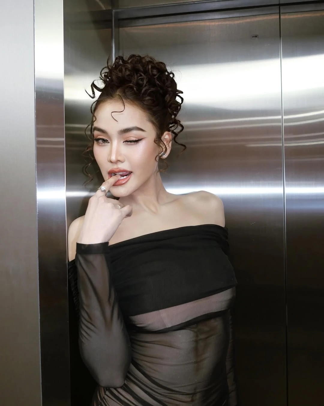 Malin -bạn thân Quế Anh lên đồ đốt mắt, phủ đầu Engfa trước thềm final walk - Hình 7