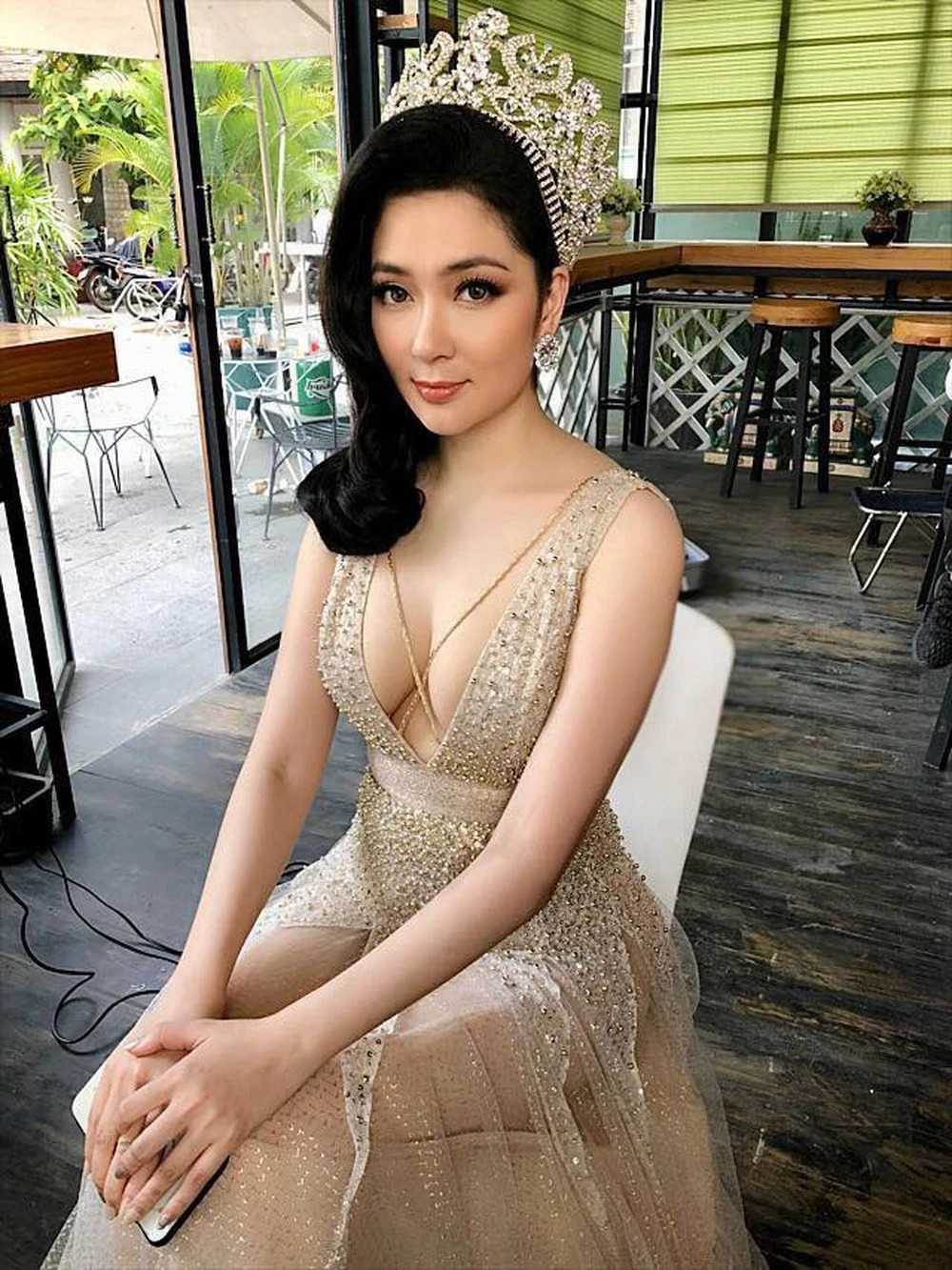 Nguyễn Thị Huyền: Hoa hậu bí ẩn, là mẹ 3 con, sống trong biệt thự ở Hà Nội - Hình 2