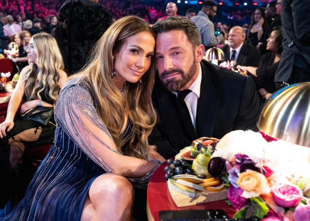 Jennifer Lopez tuyên bố sẵn sàng yêu, Ben Affleck lộ vẻ thất thần, buồn bã - Hình 4