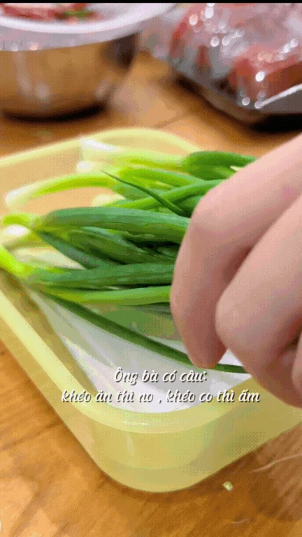 Mẹ đảm ở TP HCM chia sẻ cách bảo quản rau củ cả tuần trong tủ lạnh vẫn tươi roi rói, mang cả chợ về nhà vẫn vô tư! - Hình 8