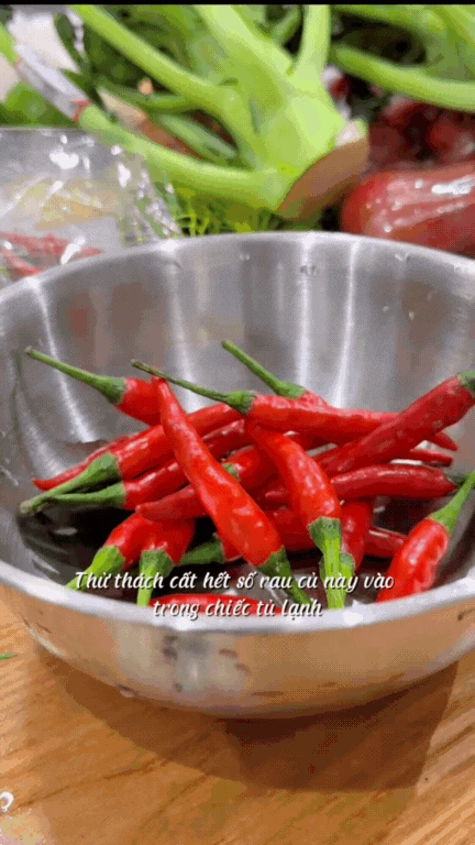 Mẹ đảm ở TP HCM chia sẻ cách bảo quản rau củ cả tuần trong tủ lạnh vẫn tươi roi rói, mang cả chợ về nhà vẫn vô tư! - Hình 3