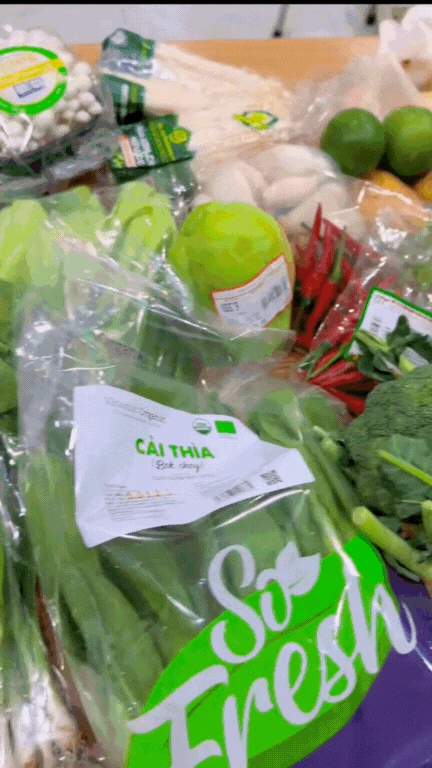 Mẹ đảm ở TP HCM chia sẻ cách bảo quản rau củ cả tuần trong tủ lạnh vẫn tươi roi rói, mang cả chợ về nhà vẫn vô tư! - Hình 2