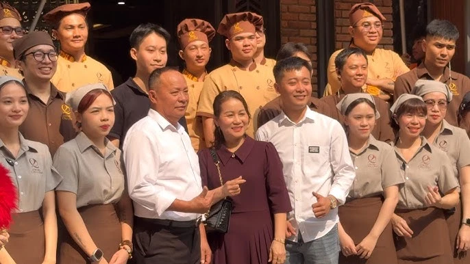 Quang Linh Vlogs gặp kết đắng, quán cơm niêu nhận bão 1 sao, nguy cơ bay màu - Hình 2