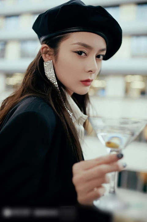 Phó Tinh: Idol lấn sân đè bẹp Dương Siêu Việt, CĐM đẩy thuyền với Trần Đô Linh - Hình 2