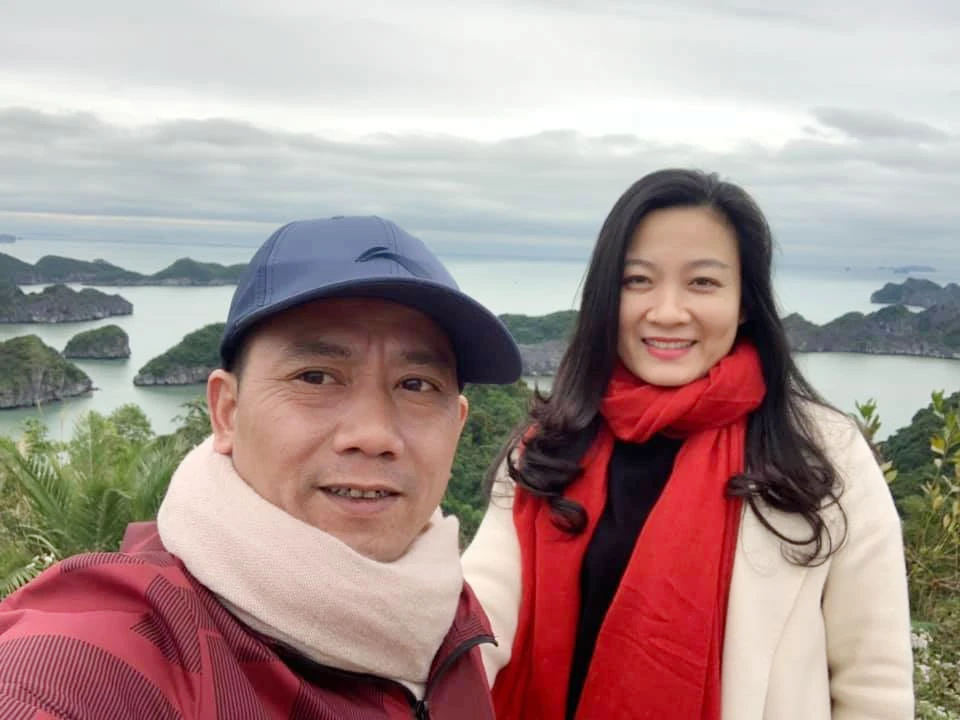 Chuyện tình đôi đũa lệch của con trai NSND Trần Nhượng và vợ xinh như hoa hậu - Hình 1